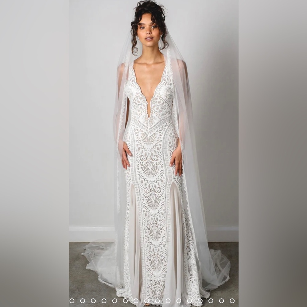 Grace Loves Lace Chelo in medium - brand new